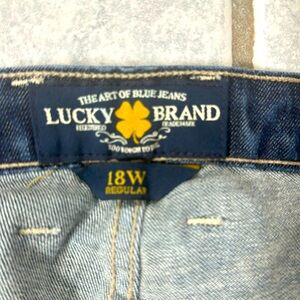 Lucky Brand flare jeans!